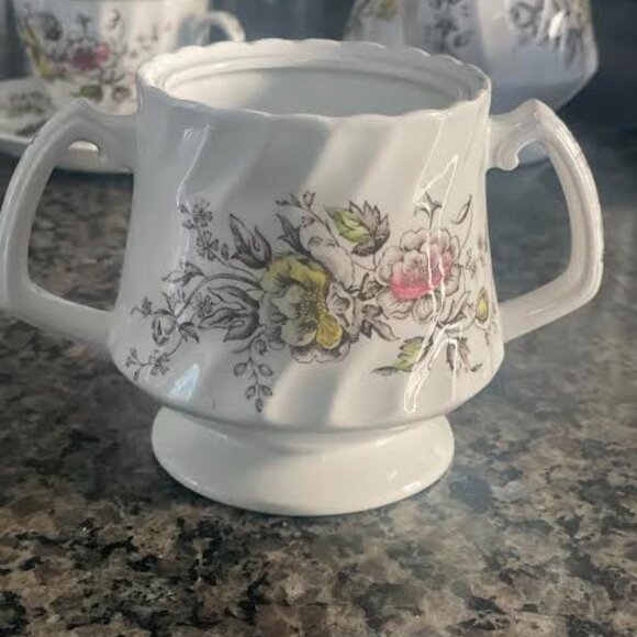 English Set of Teapot, Cup and Saucers and Sugar Bowl Crafted by Wood and Sons - Picture 4 of 14